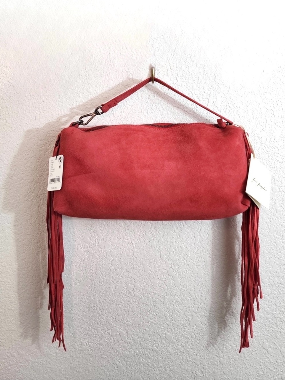 NWT Free People Finn Fringed Shoulder Bag in Red - Picture 3 of 3